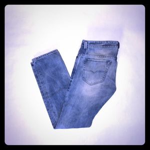 Diesel “Thavar” slim skinny jean